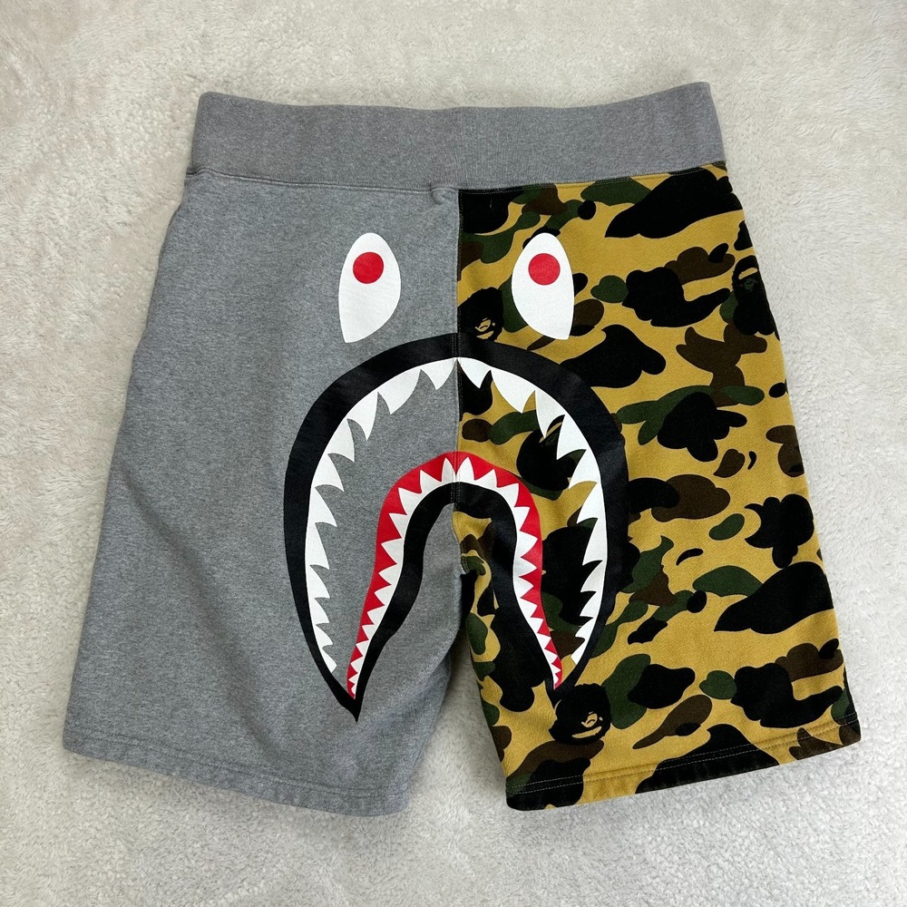A Bathing Ape 1st Camo Shark Sweat Shorts XL Gray Beige Camo Drawstring